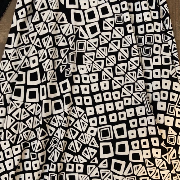 Black and White women’s dress Size 10. - Picture 6 of 6